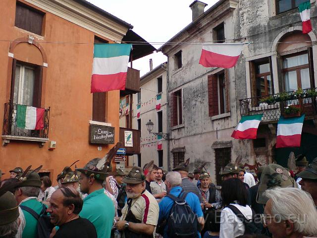 Adunata Alpini BAssano 2008 MK-124.JPG